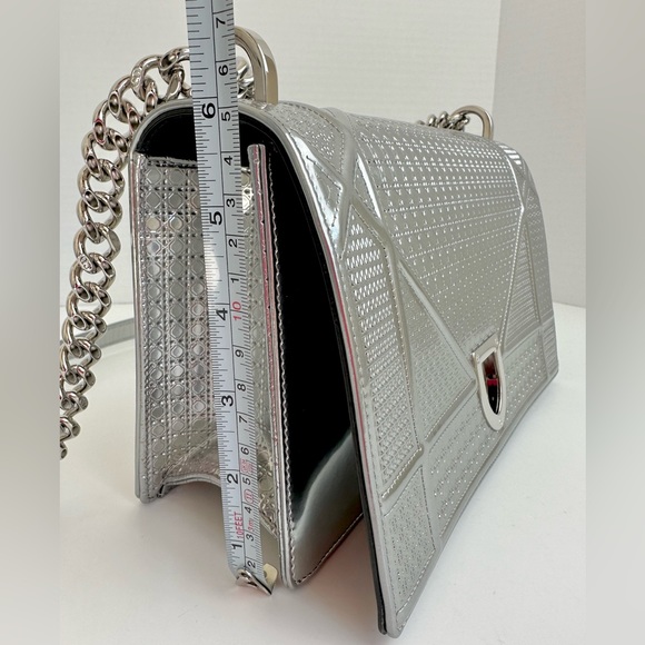 Christian Dior Diorama Silver Flap Shoulder Bag - Picture 15 of 16